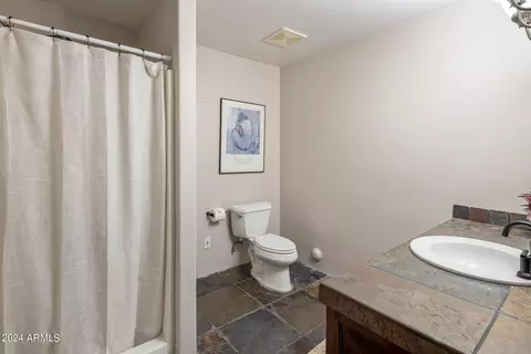 Bath - 1447 Echo Ln, Phoenix, AZ 85020 photo 5 of 5