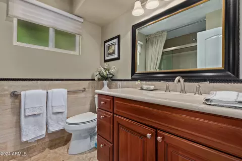 Bath - 3312 N 48th Pl N, Phoenix, AZ 85018 photo 4 of 4