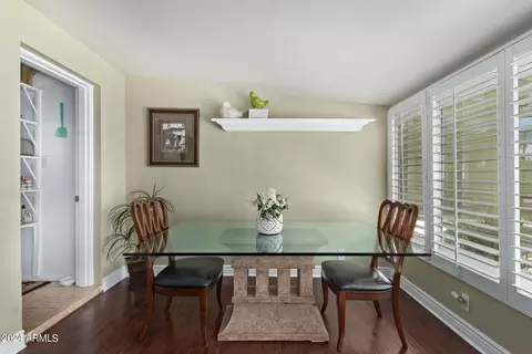Dining - 3312 N 48th Pl N, Phoenix, AZ 85018 photo 3 of 4