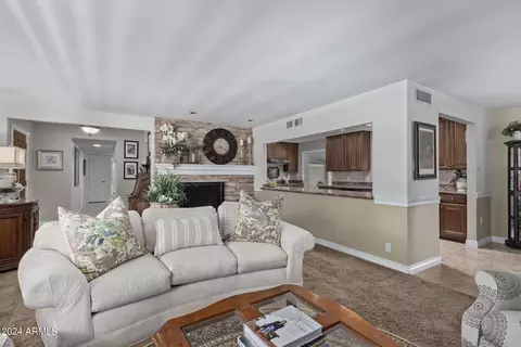 Living - 3312 N 48th Pl N, Phoenix, AZ 85018 photo 4 of 6
