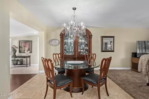 Dining - 3312 N 48th Pl N, Phoenix, AZ 85018 photo 2 of 4