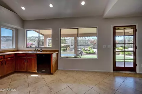Kitchen - 4136 E Thistle Landing Dr, Phoenix, AZ 85044 photo 3 of 4
