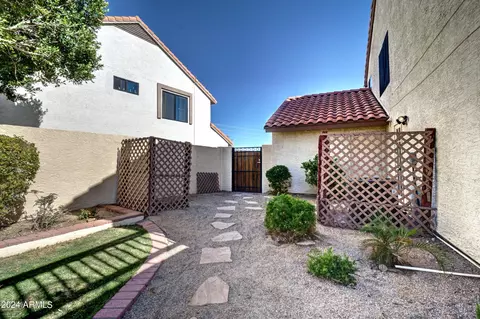 Exterior - 4136 E Thistle Landing Dr, Phoenix, AZ 85044 photo 7 of 21