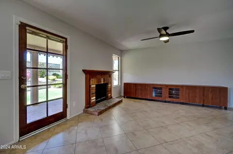 Living - 4136 E Thistle Landing Dr, Phoenix, AZ 85044 photo 3 of 4