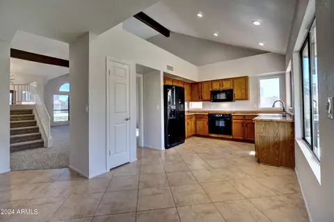 Kitchen - 4136 E Thistle Landing Dr, Phoenix, AZ 85044 photo 1 of 4