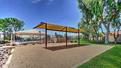 View/Area - 4136 E Thistle Landing Dr, Phoenix, AZ 85044 photo 2 of 2