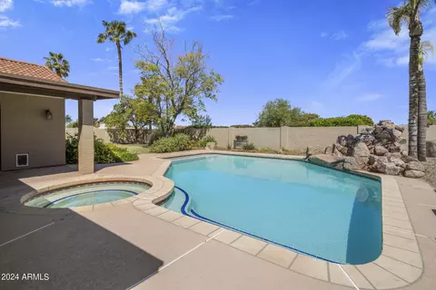 Exterior - 1112 E Le Marche Ave, Phoenix, AZ 85022 photo 7 of 10