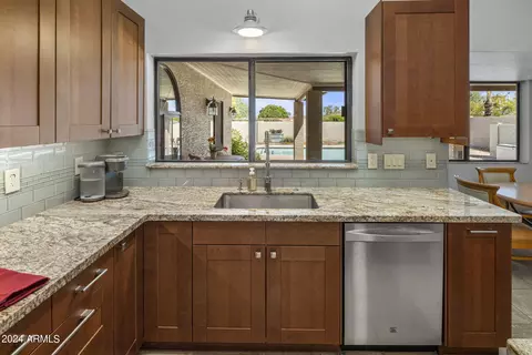Kitchen - 1112 E Le Marche Ave, Phoenix, AZ 85022 photo 6 of 6