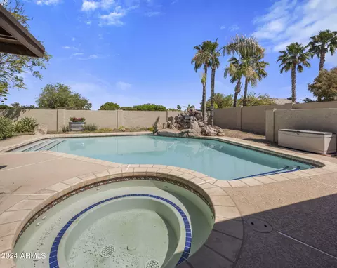 Exterior - 1112 E Le Marche Ave, Phoenix, AZ 85022 photo 9 of 10