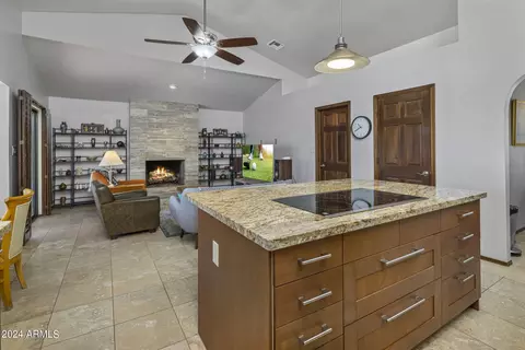 Kitchen - 1112 E Le Marche Ave, Phoenix, AZ 85022 photo 5 of 6
