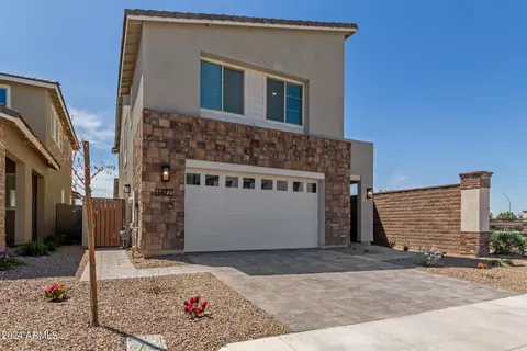1427 E Blue Spruce Ln, Gilbert, AZ 85298