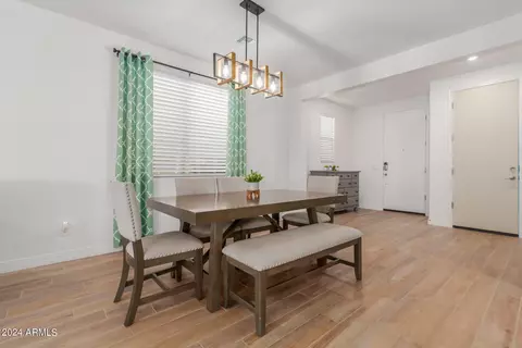 Dining - 1427 E Blue Spruce Ln, Gilbert, AZ 85298 photo 1 of 4