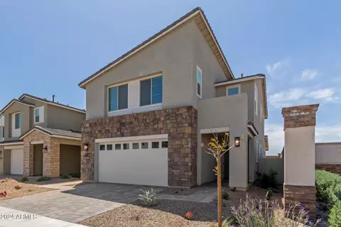 Exterior - 1427 E Blue Spruce Ln, Gilbert, AZ 85298 photo 3 of 6