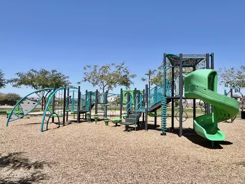 View/Area - 1427 E Blue Spruce Ln, Gilbert, AZ 85298 photo 2 of 2