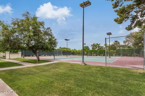 View/Area - 20 E San Miguel Ave, Phoenix, AZ 85012 photo 1 of 2