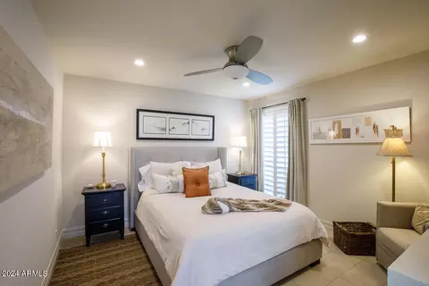 Bedroom - 20 E San Miguel Ave, Phoenix, AZ 85012 photo 5 of 5