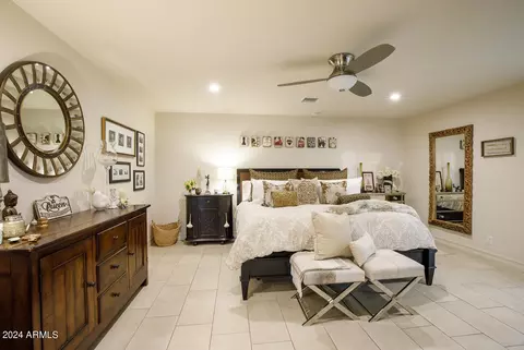 Bedroom - 20 E San Miguel Ave, Phoenix, AZ 85012 photo 2 of 5
