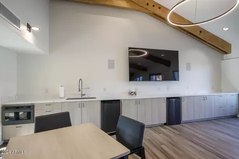 Dining - 20 E San Miguel Ave, Phoenix, AZ 85012 photo 7 of 9