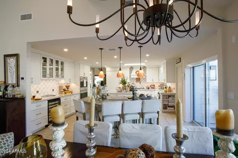Dining - 20 E San Miguel Ave, Phoenix, AZ 85012 photo 4 of 9