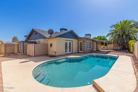 8330 W Seldon Ln, Peoria, AZ 85345