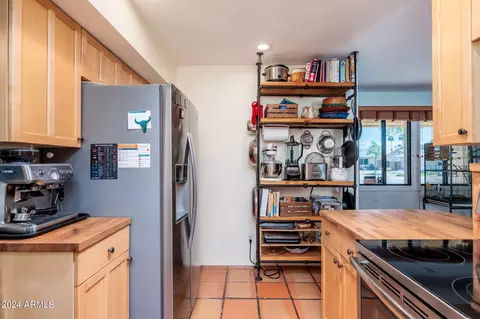 Kitchen - 502 E Orion St, Tempe, AZ 85283 photo 4 of 7