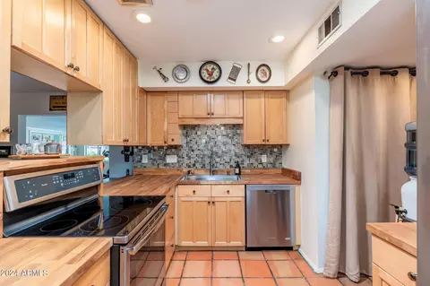 Kitchen - 502 E Orion St, Tempe, AZ 85283 photo 3 of 7