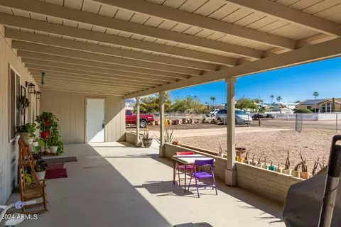 Exterior - 112 S Emerald Dr, Apache Junction, AZ 85120 photo 10 of 17