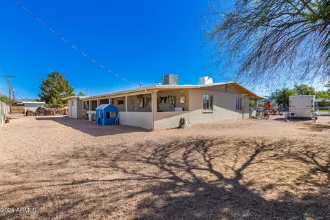 Exterior - 112 S Emerald Dr, Apache Junction, AZ 85120 photo 14 of 17
