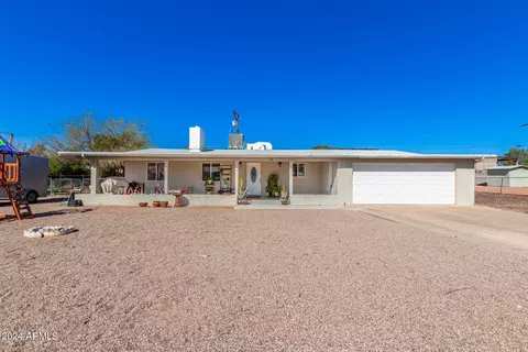 112 S Emerald Dr, Apache Junction, AZ 85120