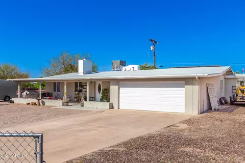 Exterior - 112 S Emerald Dr, Apache Junction, AZ 85120 photo 8 of 17