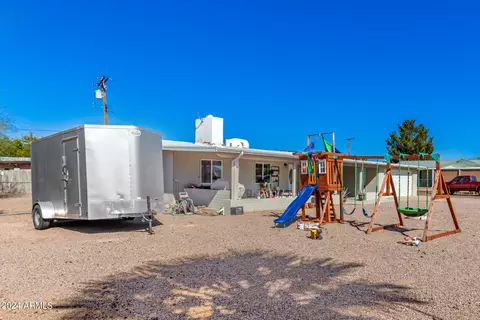 Exterior - 112 S Emerald Dr, Apache Junction, AZ 85120 photo 6 of 17