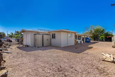 Exterior - 112 S Emerald Dr, Apache Junction, AZ 85120 photo 16 of 17