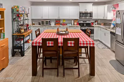 Kitchen - 112 S Emerald Dr, Apache Junction, AZ 85120 photo 2 of 5