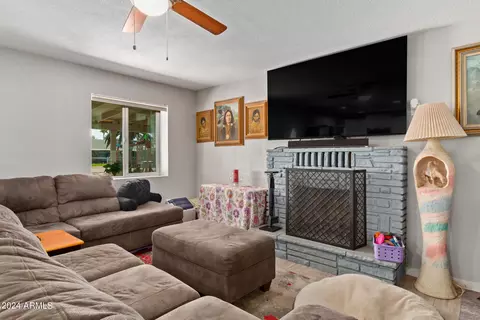 Living - 112 S Emerald Dr, Apache Junction, AZ 85120 photo 1 of 3