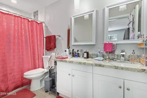Bath - 112 S Emerald Dr, Apache Junction, AZ 85120 photo 1 of 2