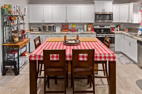 Kitchen - 112 S Emerald Dr, Apache Junction, AZ 85120 photo 3 of 5