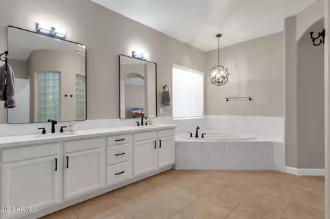 Bath - 4474 E Cabrillo Dr, Gilbert, AZ 85297 photo 3 of 8