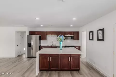Kitchen - 1666 E Bishop Dr, Tempe, AZ 85282 photo 1 of 4