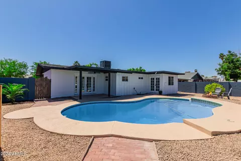 Exterior - 1666 E Bishop Dr, Tempe, AZ 85282 photo 11 of 13