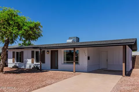 Exterior - 1666 E Bishop Dr, Tempe, AZ 85282 photo 3 of 13