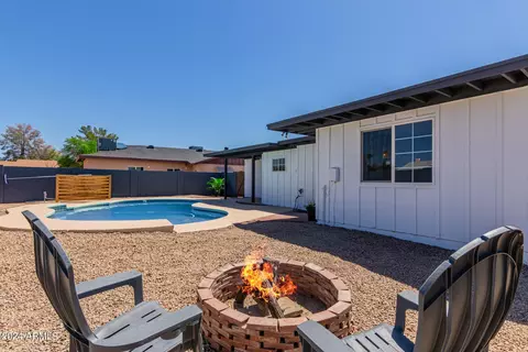 Exterior - 1666 E Bishop Dr, Tempe, AZ 85282 photo 10 of 13