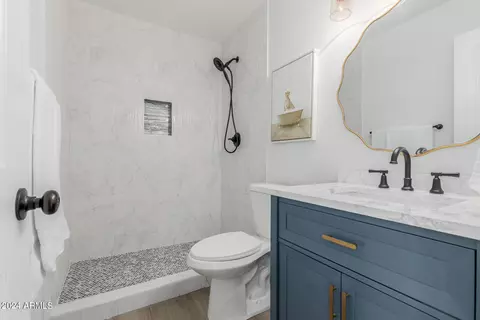 Bath - 1666 E Bishop Dr, Tempe, AZ 85282 photo 3 of 3