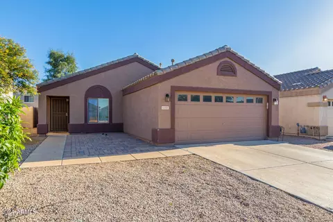 1033 E Christopher St, San Tan Valley, AZ 85140