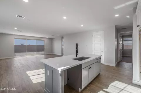 Kitchen - 9612 E Rainbow Ave, Mesa, AZ 85212 photo 2 of 4