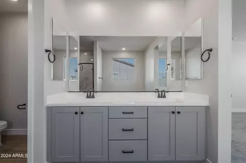 Bath - 9612 E Rainbow Ave, Mesa, AZ 85212 photo 3 of 5
