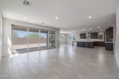Kitchen - 9634 E Rainbow Ave, Mesa, AZ 85212 photo 2 of 9