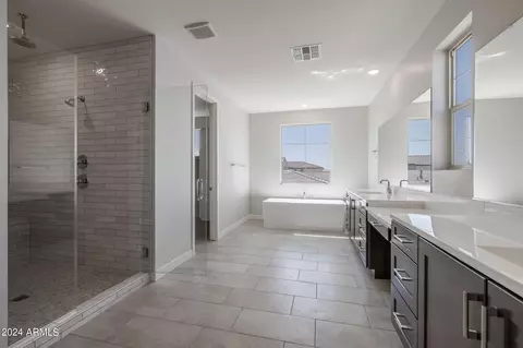 Bath - 9634 E Rainbow Ave, Mesa, AZ 85212 photo 1 of 8
