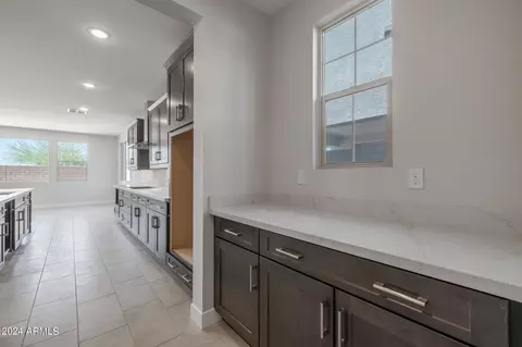 Kitchen - 9634 E Rainbow Ave, Mesa, AZ 85212 photo 8 of 9
