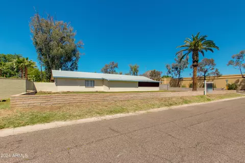 Exterior - 1730 E Rose Ln, Phoenix, AZ 85016 photo 2 of 9