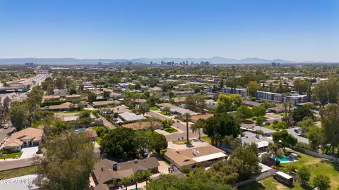 View/Area - 1730 E Rose Ln, Phoenix, AZ 85016 photo 11 of 16